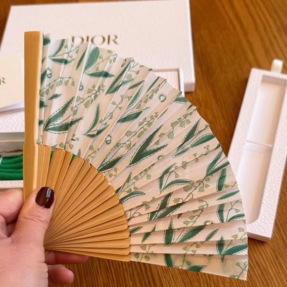 Dior Fan with lanyard and samples. - Picture 2 of 4